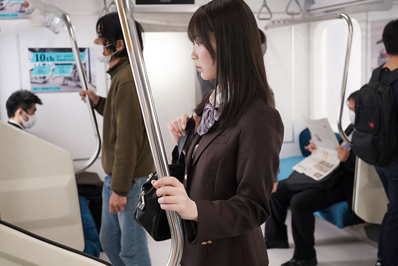 MIDV-459 Première fois que je prends le train seul et la fin