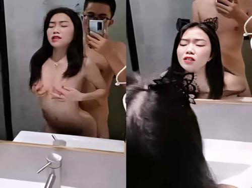 Fucking sa kanya mula sa likod ay lubhang kasiya-siya Fucking sa kanya mula sa likod ay lubhang kasiya-siya