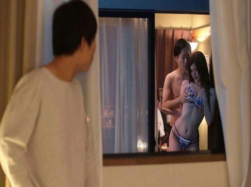 A happy ending for the young man who stalked his neighbor every night to have sex A happy ending for the young man who stalked his neighbor every night to have sex